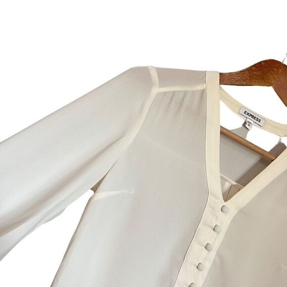 3 for $30! Express sheer long sleeve blouse. Size extra small - Picture 4 of 11